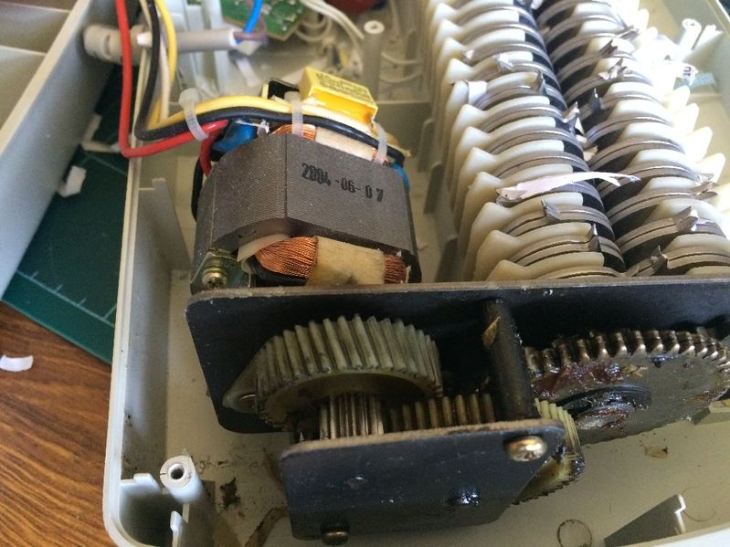 File:Shredder motor and gears.jpg